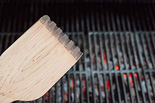 GRILLHOGS Cedar BBQ Grill Scraper, Natural Wooden Grill Cleaner for Griddle and Grills, Cleans Top and Between Grill Grates, Easily Removes Food, No Bristles or Wires Full Size (18 Inch)