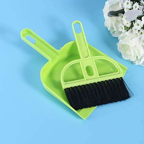 Practical Plastic Mini Broom and Dustpan Set for Desktop Pets Nest Cage Cleaning (Green)