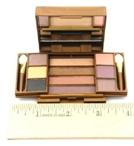 Fashion Fair Multi-Level Eye Shadow / Lip Gloss 5122 by Fashion Fair