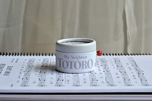 My Neighbor Totoro inspired music box. Hand cranked music mechanism with the main theme of the film, perfect for the fans of the film. Great gift ¡¡