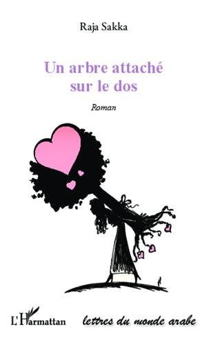 Un  arbre attaché sur le dos