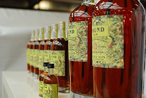 MAUND RUM "12 YEARS“ Ein vielfach ausgezeichneter Blend von 12 Jahre in der Karibik in Bourbonfässern gereiftem Jamaica Rum mit einem „Alpine Finishing“. 1.500 ml Flasche in Geschenkkarton) – Bild 8