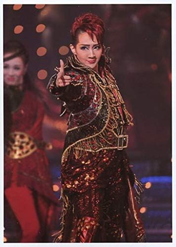 Amazon Co Jp 宝塚歌劇団 星組 紅ゆずる ライブフォト 膝上 黒金衣装 右手ポーズ 2lサイズ 星組大劇場公演 Another World Killer Rouge キラールージュ 舞台写真 ホビー 通販