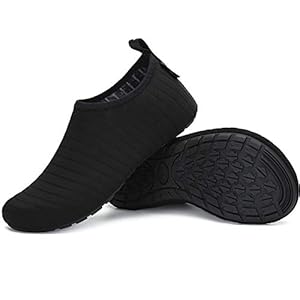 Schnorchelmasken 41TEZK3t rL. SS300 Obermaterial: Synthetik, Breathable und glatte Stoffe gibt Ihnen ein angenehmes und freies Tragegefühl.
Innenmaterial: Elastisch Textil, feuchtigkeitsbeständig, antibakteriell, erhöht den Tragekomfort und bietet gleichzeitig eine gesünder Schuh Umwelt.
Sohle: Gummi. Anti-Rutsch-und Top-Qualität Gummisohle, Die Einlegesohlen geben Ihren Füßen weicher Berührung.