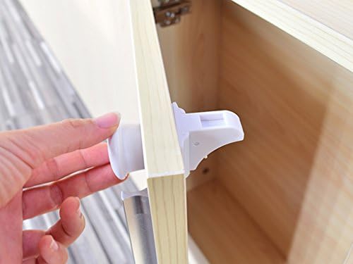 Stuffari Baby Proof Magnetic Lock - 4 cabinet and drawer locks + 1 key - 4 Free Table Corner Guards