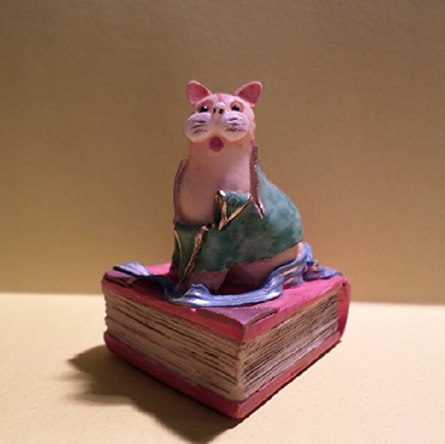 Pennywhistle Lane ** "Christmas Carol" Christmas Cat on Book ** 655341