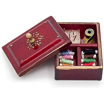 Odoria 1:12 Miniature Vintage Sewing Box with Lid WineRed Dollhouse Decoration Accessories