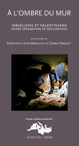 À l'ombre du mur