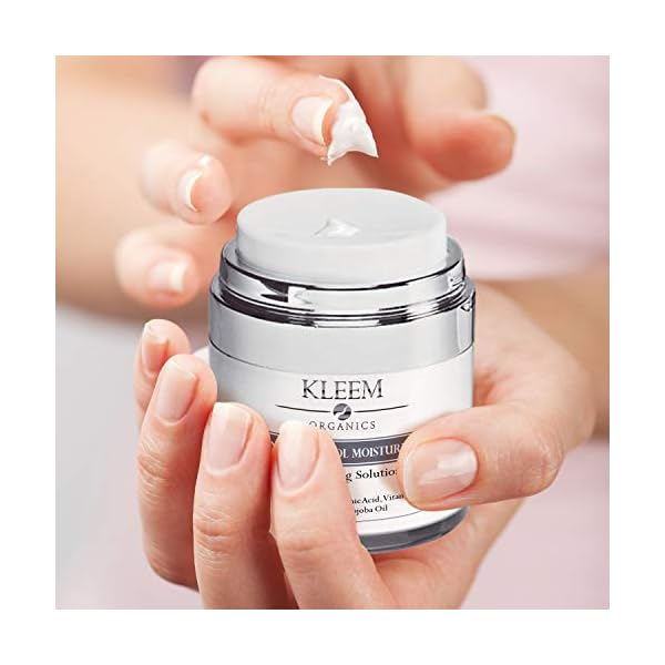 Retinol Face Cream with Hyaluronic Acid & Vitamin E - The Best Anti Aging Cream to Reduce Wrinkles & Age Spots Day…