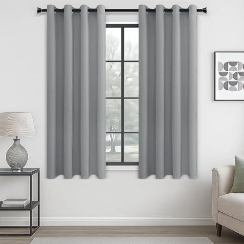MRTREES Vorhang Blickdicht Gardinen Thermovorhang mit Ösen Verdunklungsvorhang Ösenschal Vorhänge Kurz Modern 160×140cm(H×B) Hellgrau 2er Set für Hote
