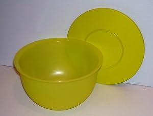 Image of Tupperware Impressions Covered Bowl 2.5L Yellow