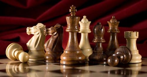 Broadbase Club Staunton Golden Rosewood Chess Pieces