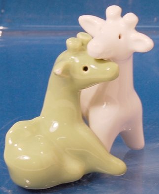 Hawaii Glass Salt &amp; Pepper Shakers Giraffes Lime Green