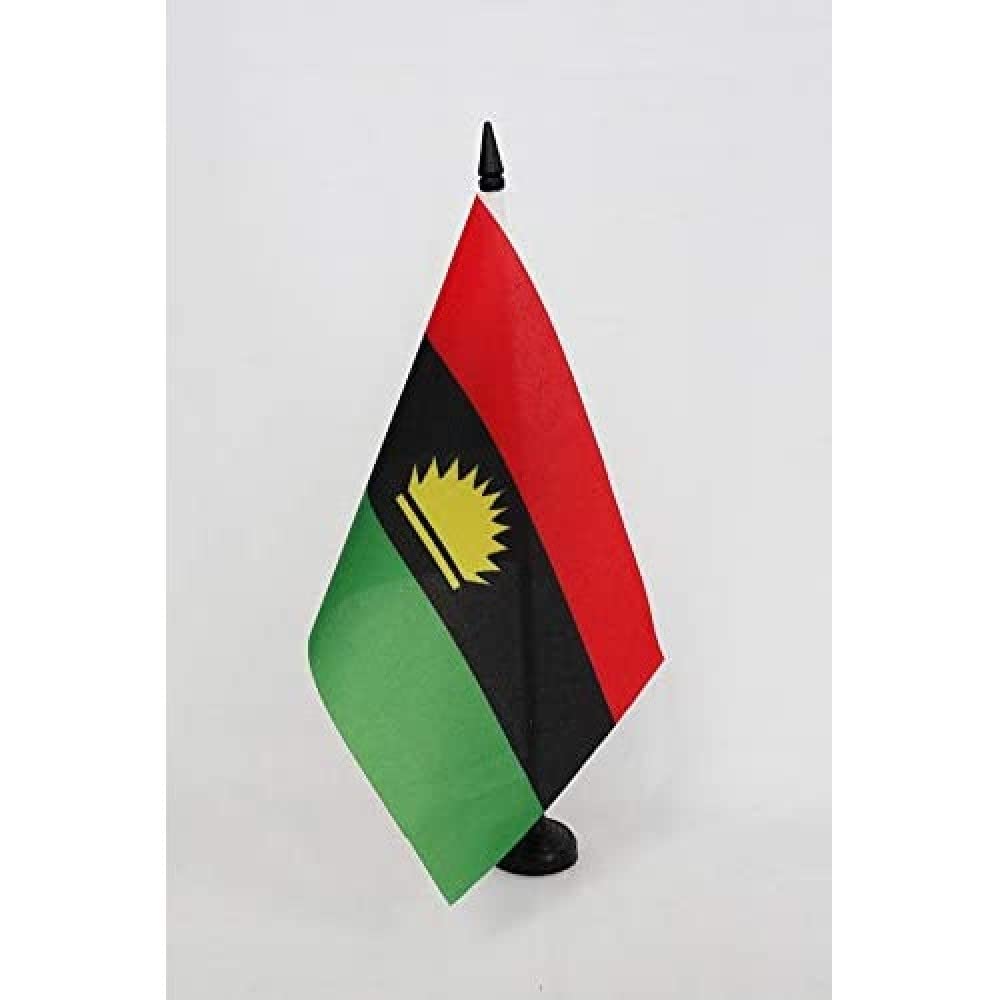 AZ FLAG Igbo people of Nigeria Table Flag 5'' x 8'' - Ibo Office Decoration 100% Polyester 21 x 14 cm - Mini Desk Flag with Pole and Black Plastic Base