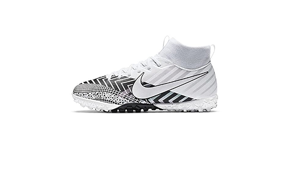 Amazon.com: Nike Tacos de fútbol para niños, color blanco, talla 4 mediana  (D) para niño grande : Ropa, Zapatos y Joyería