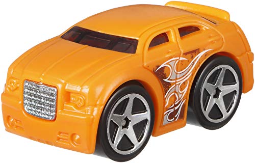 Hot Wheels Toy Car, 1:64 Scale Color Shifters Vehicle with Repeat Color Change in ICY Cold or Very Warm Water (Styles May Vary)