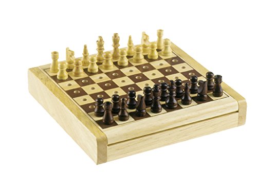 Wooden travel chess set