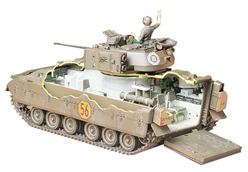 1/35 US M2 Bradley IFV