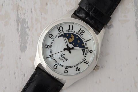 Amazon Yunos 高級貝パール文字盤 サン ムーンウォッチ メンズ アラビア数字 文字盤 ホワイト 10気圧防水 ケース 真鍮 ベルト 本牛革 メンズ腕時計 腕時計 通販