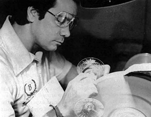 Engraving Glass: A Beginner's Guide (Dover Crafts: Glass Work) - Thumbnail 3