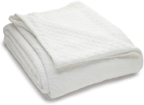 King Charles Matelasse King Bedspread, White