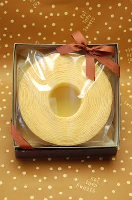 Amazon 豆乳バームクーヘン ホール箱入りヘルシーなお豆腐スイーツギフト まめ暮らし ケーキ 洋菓子 通販