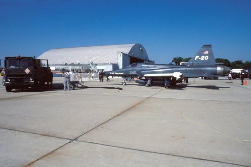 Photo A Northrop F-20 Tigershark aircraft is refueled during the Department of Defense open house air show, 05/11/1985