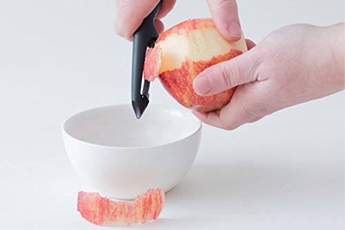 Best Vegetable Peeler: Ceramic Vegetable Peeler by Cestari Kitchen - Pro Peeler with Razor Sharp Ceramic Blade, Ergonomic Handle - Black