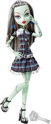 17 monster high doll