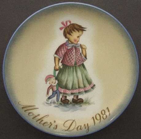 Schmid Hummel ** 1981 Mother's Day Plate - Playtime ** 177-120