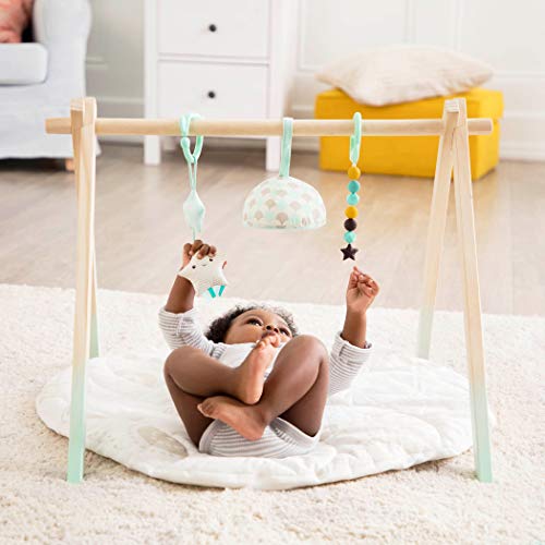 b. toys - gimnasio de madera para bebés - colchoneta de actividades - cielo estrellado - 3 juguetes sensoriales colgantes - algodón orgánico - madera natural - bebés, bebés