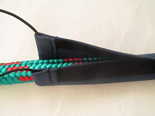 Rope protector with Velcro closure and attachment cord. Colour: Red, Rope diameter: 12 – 18 mm or 20 – 26 mm. This chafe guard is 40 cm long.