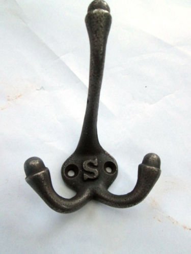 IRONMONGERY WORLD® Pack of 5 CAST Wrought Iron Victorian Old English Style HAT and & Coat Hooks