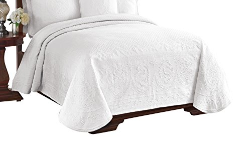 Historic Charleston 13991BEDDQUEWHI King Charles Matelasse 96-Inch by 90-Inch Queen Coverlet, White