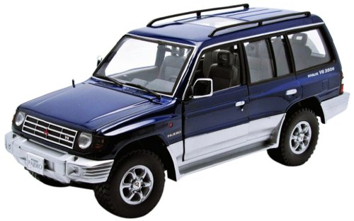 1998 Mitsubishi Pajero Long 3.5 V6 Royal Blue Pearl 1/18 by Sunstar 1223