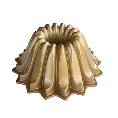 Nordic Ware Lotus Bundt Pan - //coolthings.us