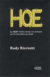 La  HQE brille comme ses initiales sur la chevalière au doigt