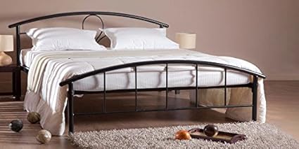 Amour Moron Wrought Iron Bed