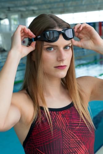 The One Gafas de Natación Unisex para Adultos, Gafas para Piscina con Lentes Anchas, con Protección UV y Tratamiento Antiempañamiento, Puente Nasal Autoajustable, Juntas Orbit-Proof