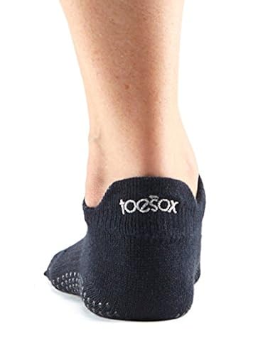 9.5 women's shoe in men's