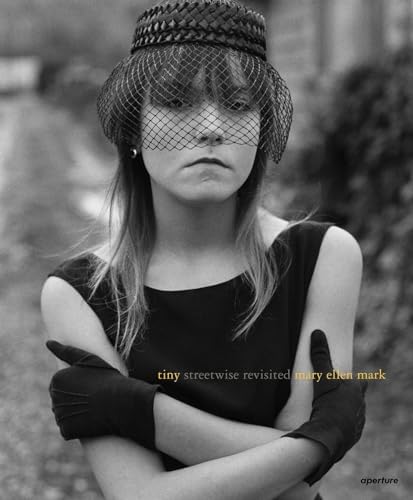 Seen Behind the Scene: Mark, Mary Ellen: 9780714848471: Amazon.com