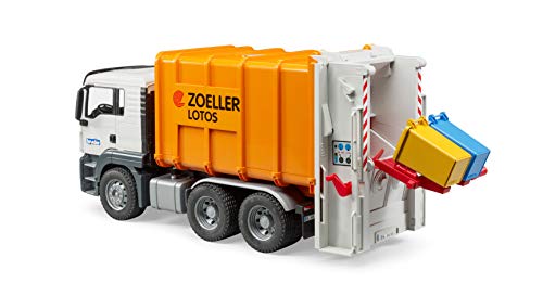 bruder 03762 - Man TGS Hecklader Müll-LKW & 2 Mülltonnen - 1:16 Abfalltonnen Müllabfuhr Müllauto Müllwagen Müllmann Abfallentsorgungs-Fahrzeug Lastwagen Laster Spielzeug – Bild 7