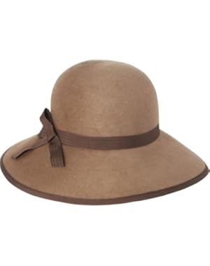 Female Oksana Cloche