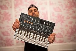 Arturia MicroFreak 25-key Paraphonic Hybrid