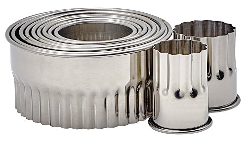 UPC 811642042675, Winco CST-12 11 Piece Heavy Stainless Steel Fluted Round 1-3/8&quot; to 4&quot; Diameter x 2&quot;H Cookie Cutter Set