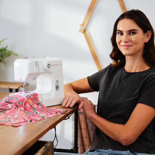 SINGER M1000 Mending Machine | Compact, Lightweight & Portable With 32 Stitch Applications & LED Light | Great for Light to Medium Weight Fabrics & Repairs – White