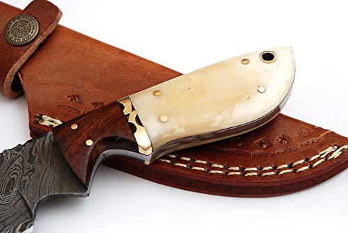 2121 BW/Custom Handmade Damascus Blade Professional Hunting Knife