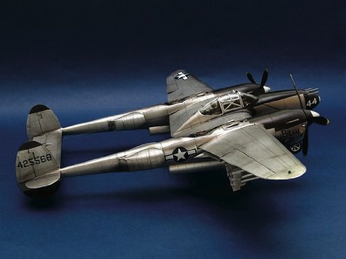 Trumpeter 1/32 P38L-5-LO Lightning Fighter