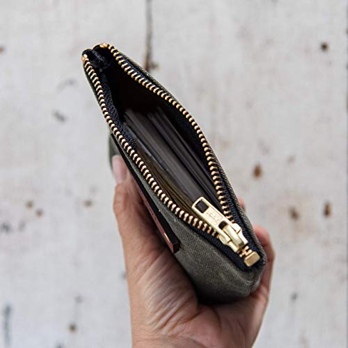 The Saver Pouch in Moss - Thumbnail 4