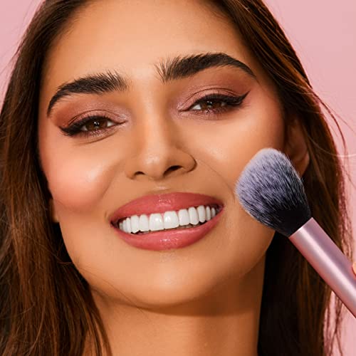 REAL TECHNIQUES 5 PIECE EVERYDAY ESSENTIALS MAKEUP BRUSH SET, INCLUDES 4 BRUSHES & MAKEUP SPONGE, FOR FOUNDATION, BLUSH, BRONZER, CONTOUR, EYESHADOW, & POWDER, TRAVEL GIFT SET, CRUELTY-FREE & VEGAN